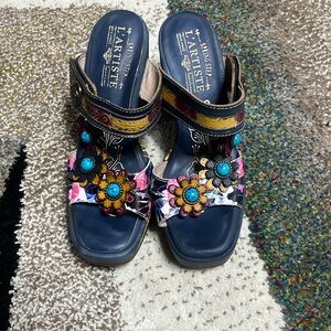 Spring Step Lartiste Ginevra Sandals. Blue multi. NWOT.
